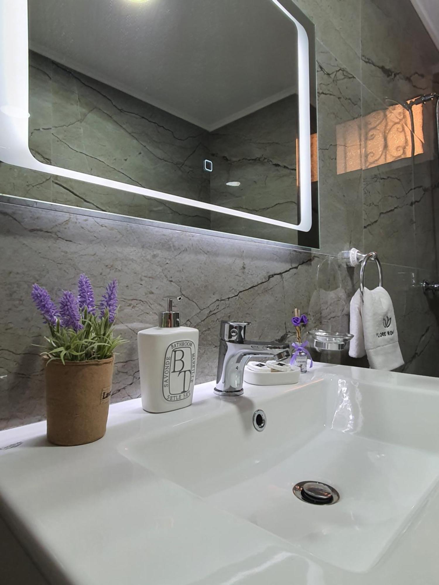 Flore Rooms Σαράντα Δωμάτιο φωτογραφία